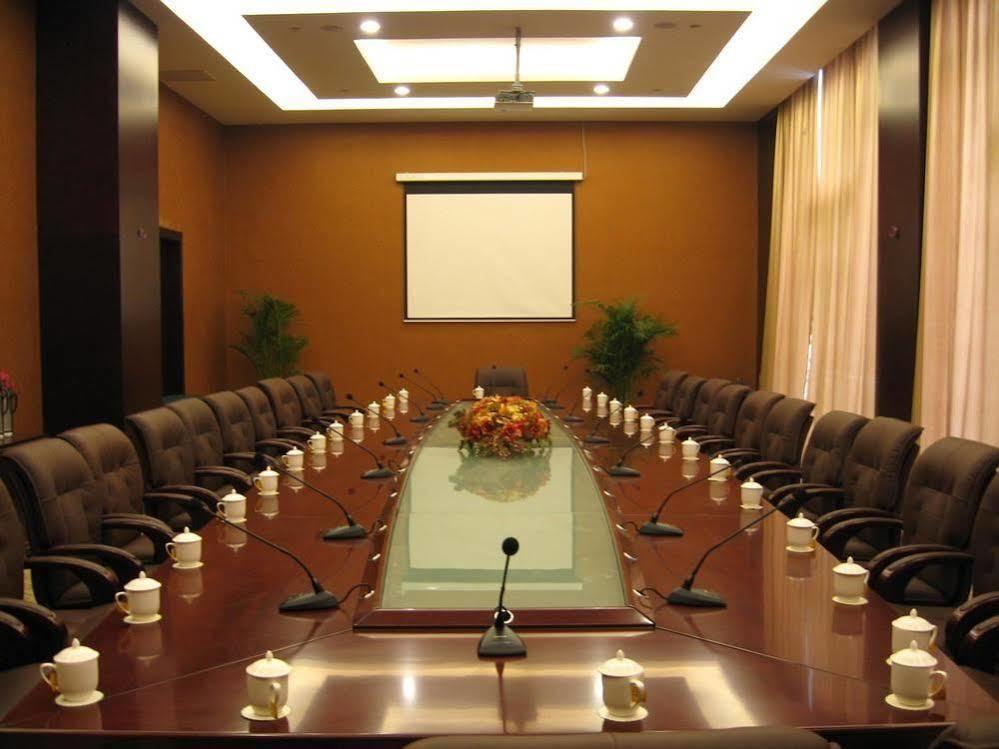 Tianrui Business Hotel 太原 外观 照片