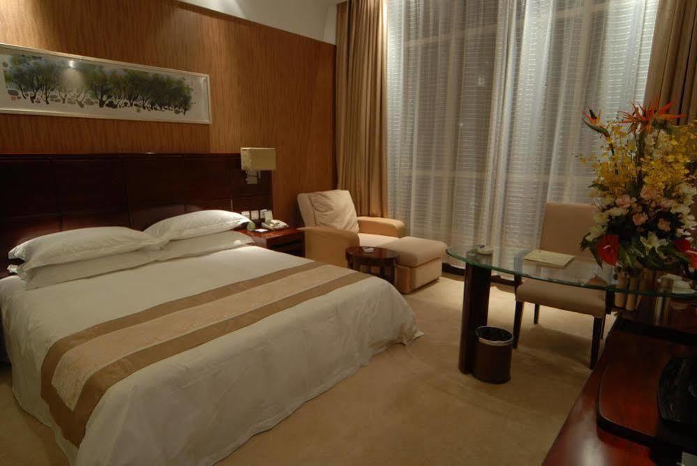 Tianrui Business Hotel 太原 外观 照片