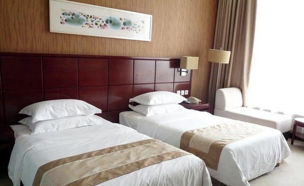 Tianrui Business Hotel 太原 外观 照片
