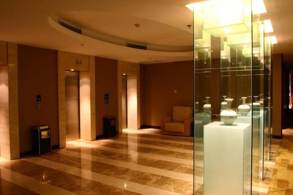 Tianrui Business Hotel 太原 外观 照片